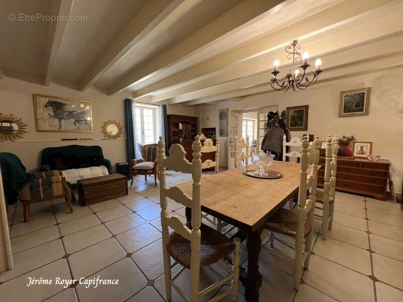 Propriété de charme à la campagne – 305 m² habitables sur 4,8 hectares avec piscine et dépendances - photo 7
