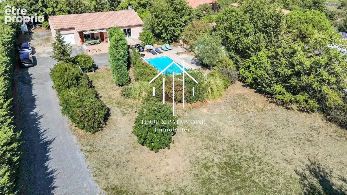 Photo Maison à Vinezac au prix de 273 000€
