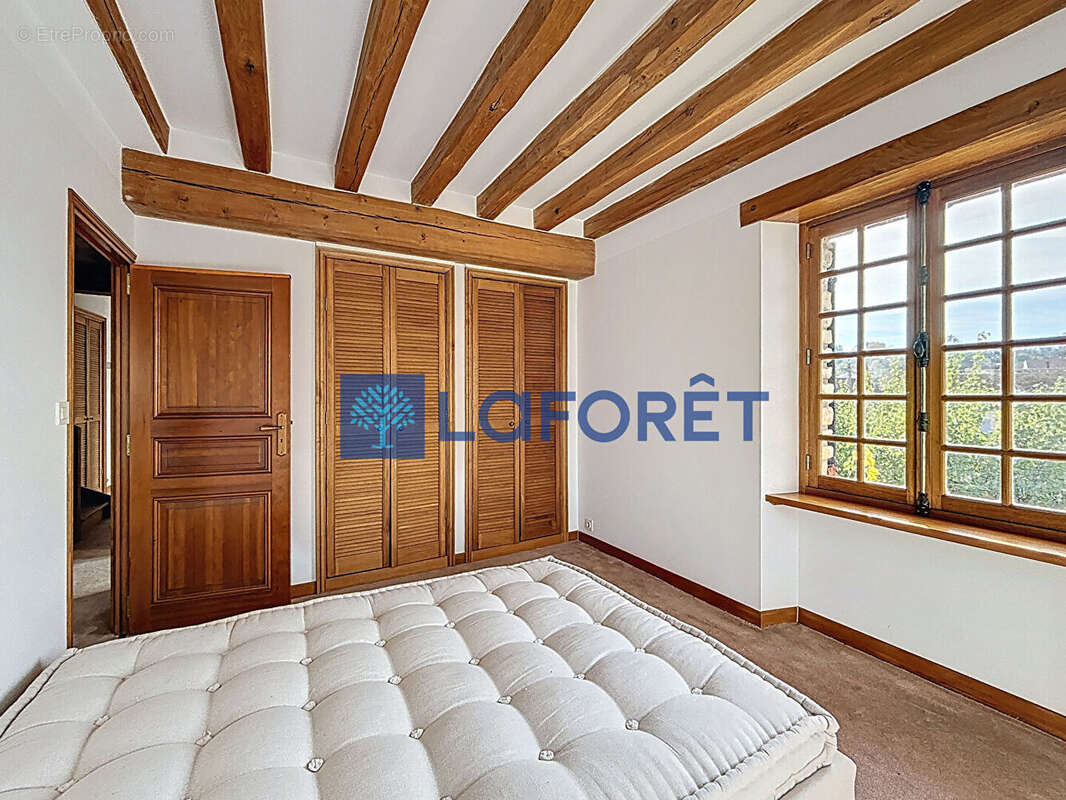 Maison à JUMEAUVILLE