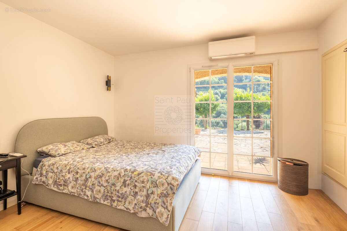 Appartement- 158m2 - Saint-Paul de Vence - photo 8