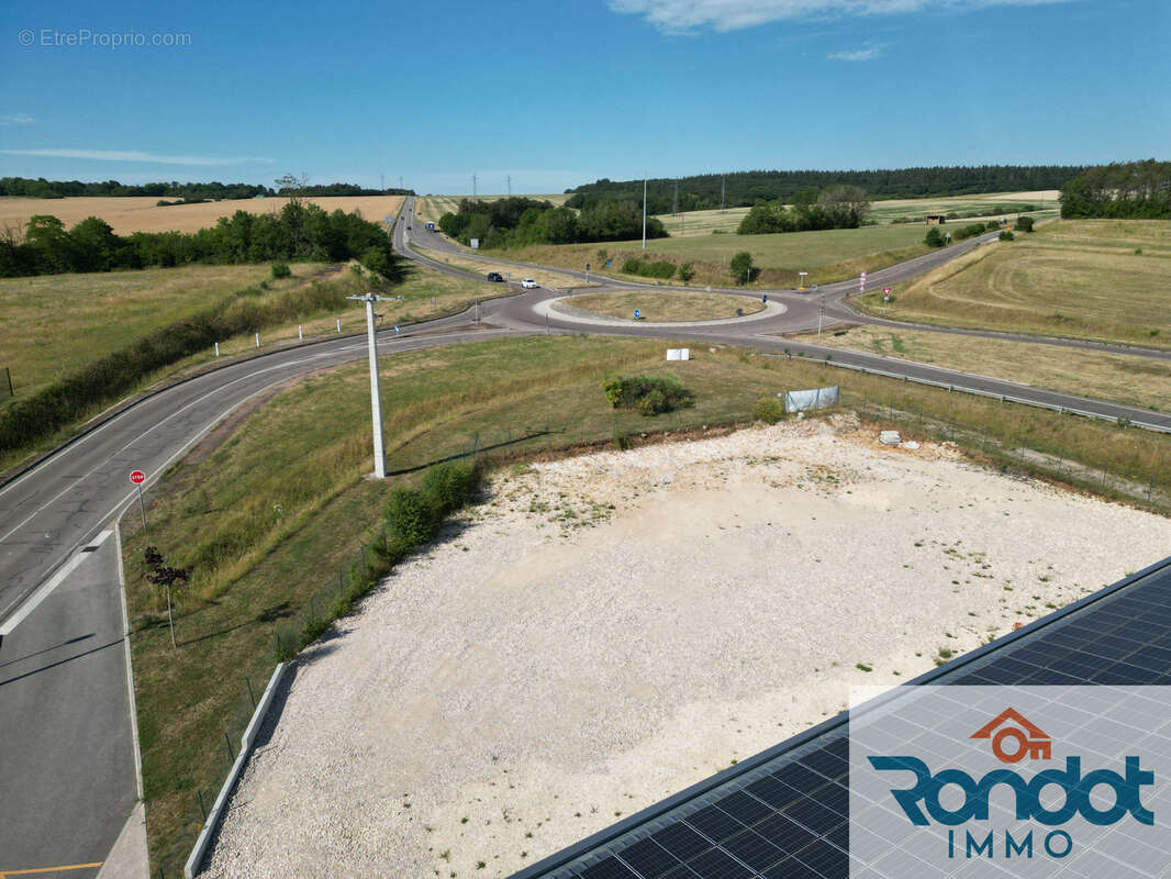 Terrain a batir professionnel 1170 m2 - photo 4