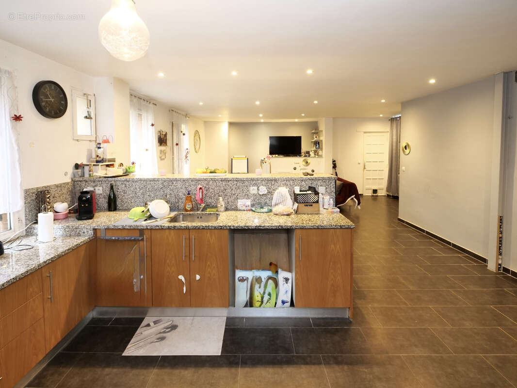 Maison à LE CHATELET-EN-BRIE