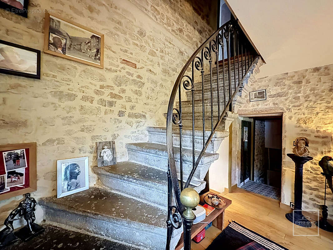 Maison à SAINT-DIDIER-AU-MONT-D'OR