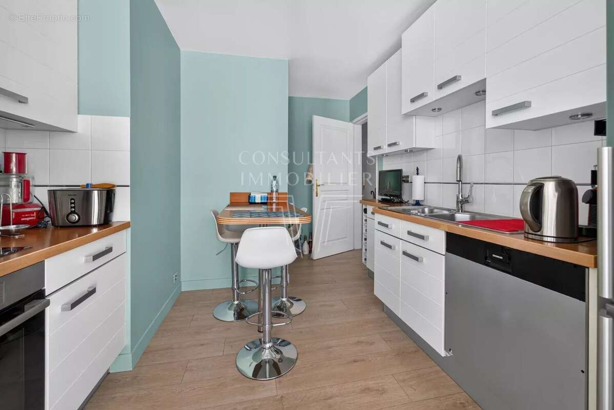 Appartement à COURBEVOIE