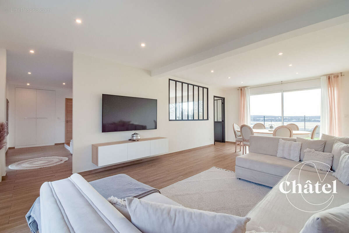 Maison à MONTATAIRE