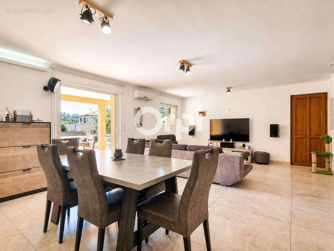  Saint-Martin-de-Valgalgues – Villa Traditionnelle de 160 m² (DPE B) - photo 9