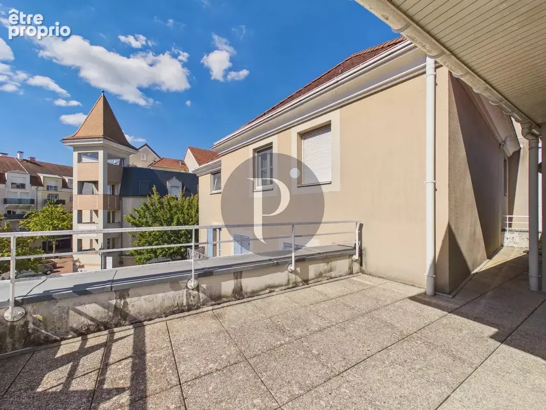 Duplex lumineux avec terrasse de 40 m² — Wissous - photo 3