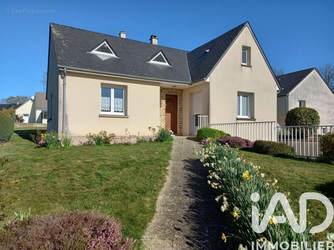 Photo 1 - Maison à VILLAINES-LA-JUHEL