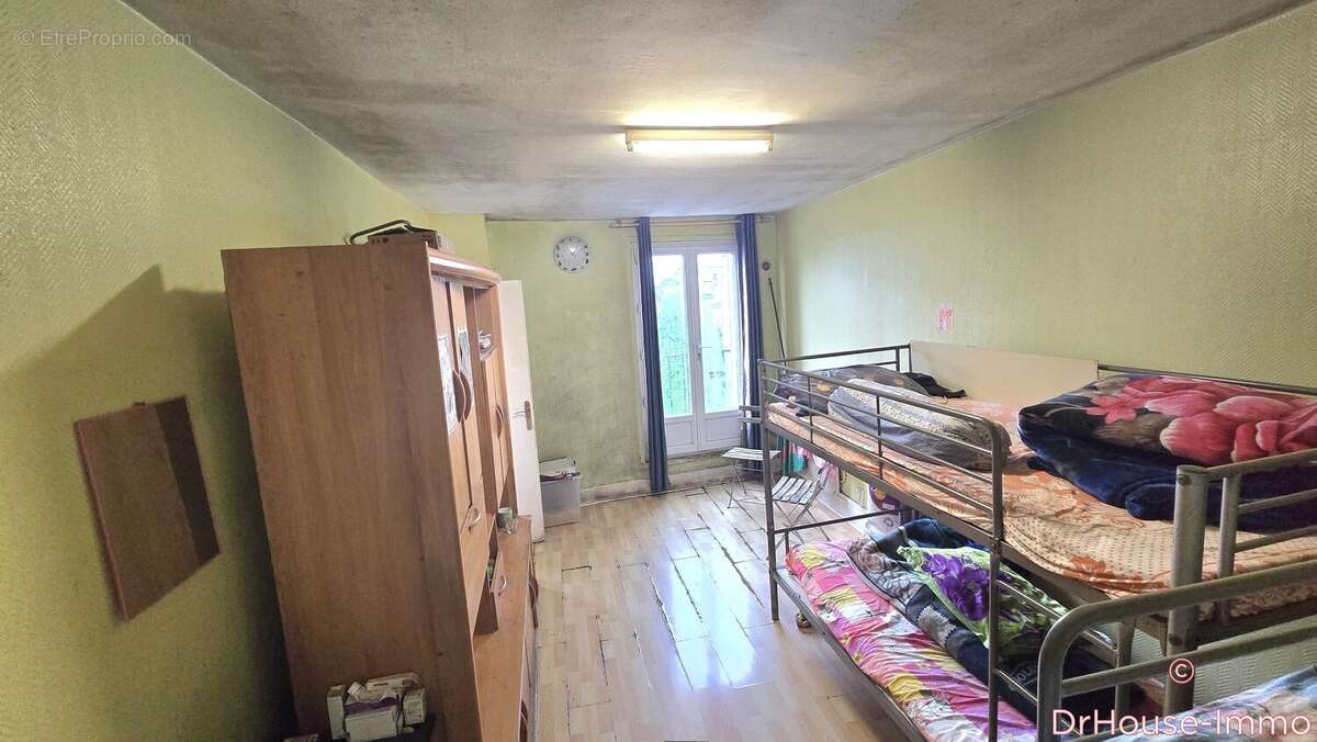 Appartement à AUBERVILLIERS