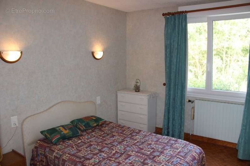 Maison à SAINT-REMY-EN-MAUGES