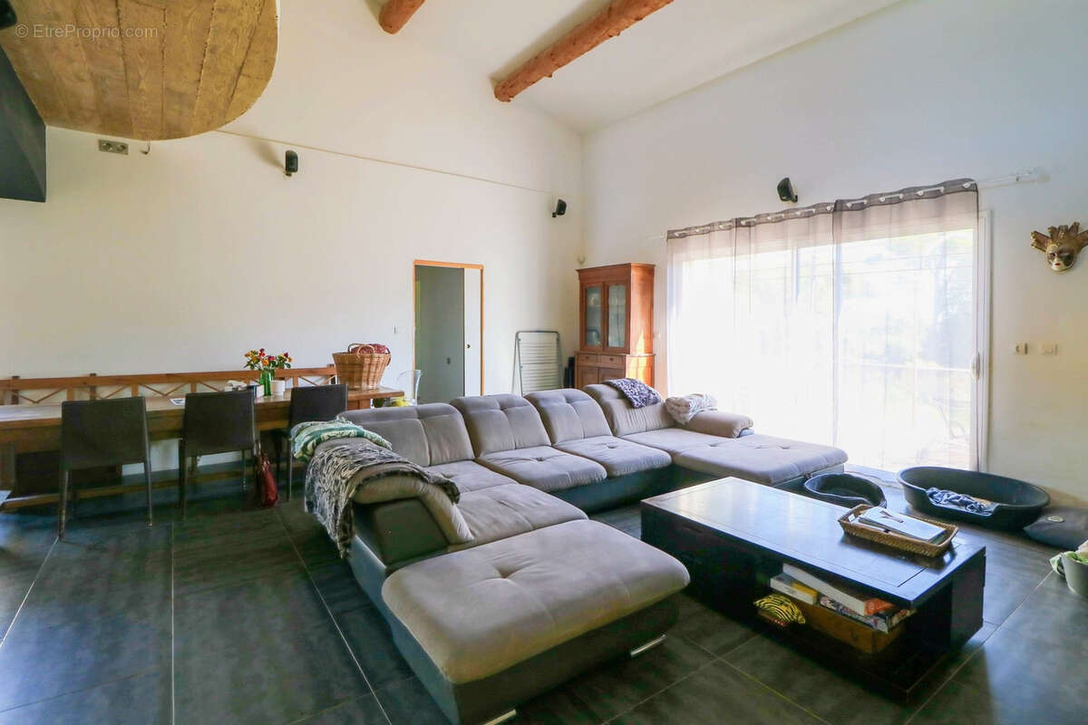 Maison à VERS-PONT-DU-GARD