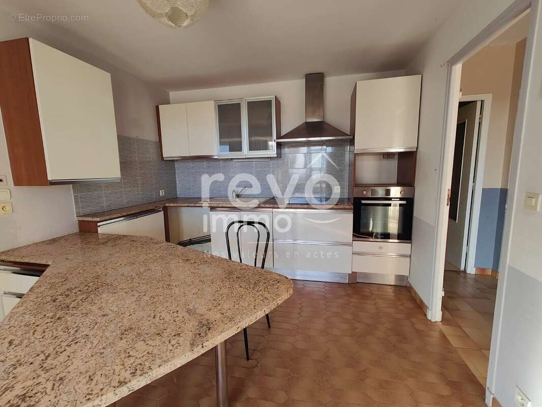 Maison à LA BAUME-DE-TRANSIT