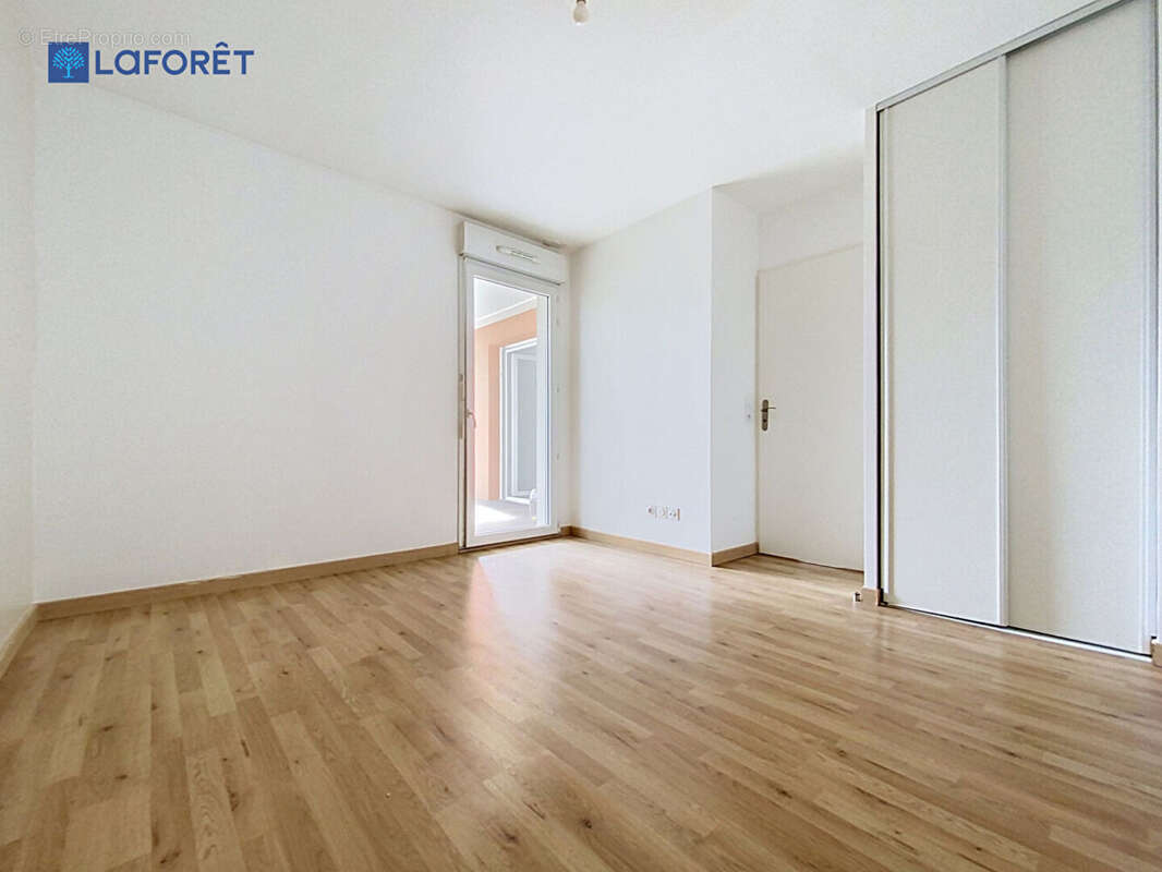 Appartement à EMERAINVILLE