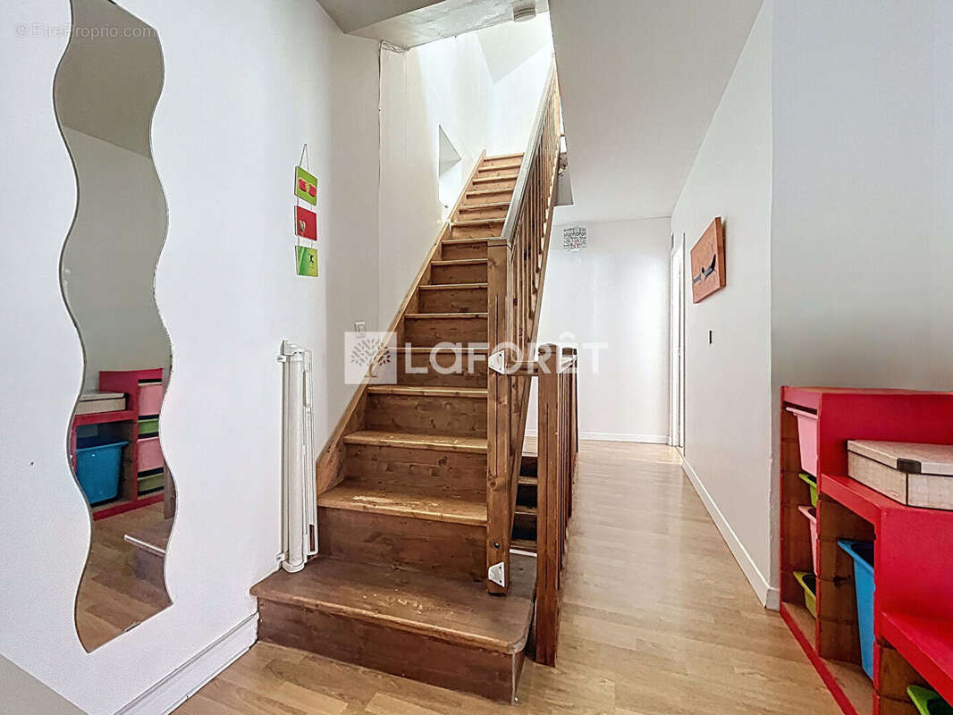 Maison à LE MESNIL-AUBRY