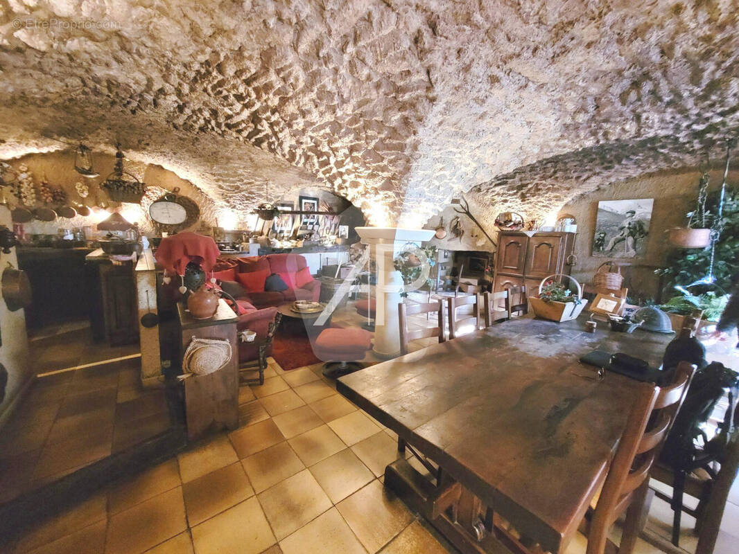 Appartement à LA SALLE-LES-ALPES