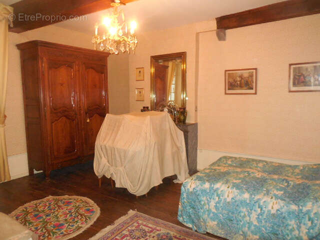 Appartement à MARINGUES