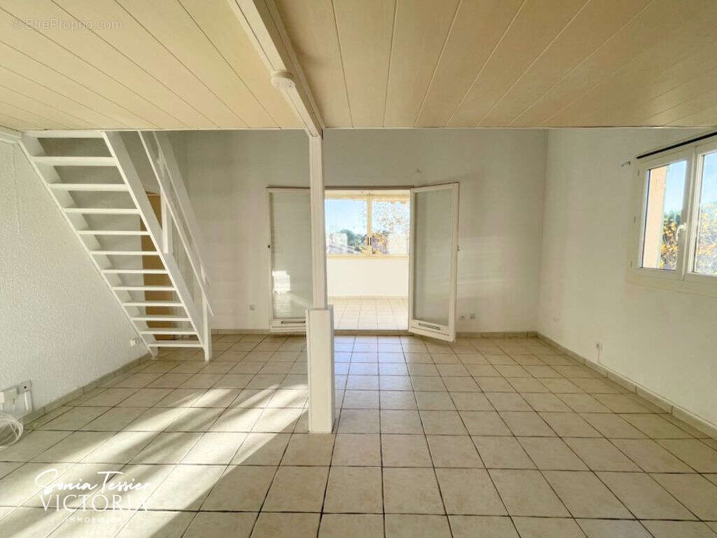 Appartement à LA LONDE-LES-MAURES