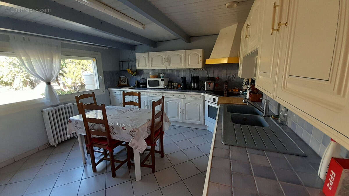 ROCHEFORT - Maison de plain-pied de 103 m²  -  garage - jardin - Proche écoles et commerces - photo 13
