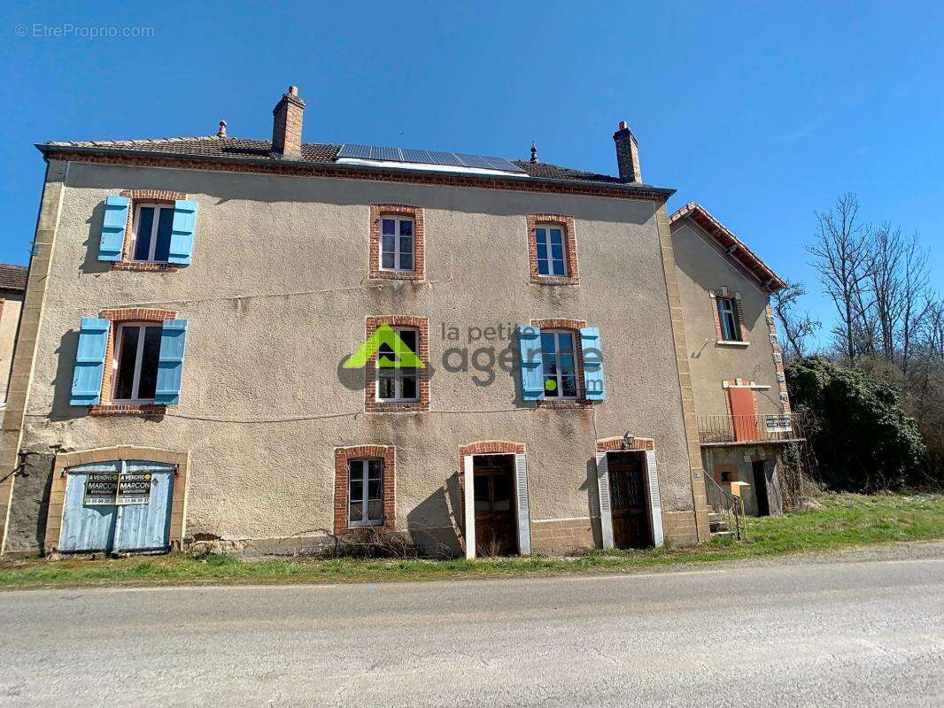 Maison à SAINT-MEDARD-LA-ROCHETTE