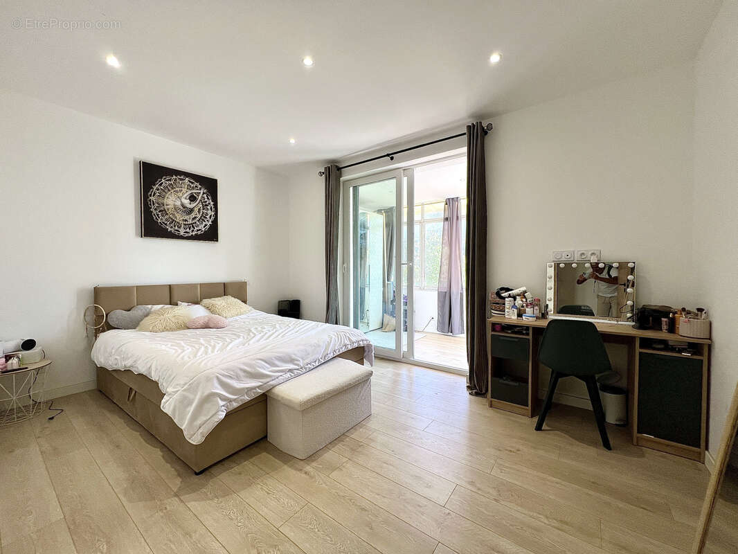 13013 MARSEILLE - Les Olives / Saint-Théodore - Maison 4/5 pièces 168m2 sur 550m2 de terrain - photo 9