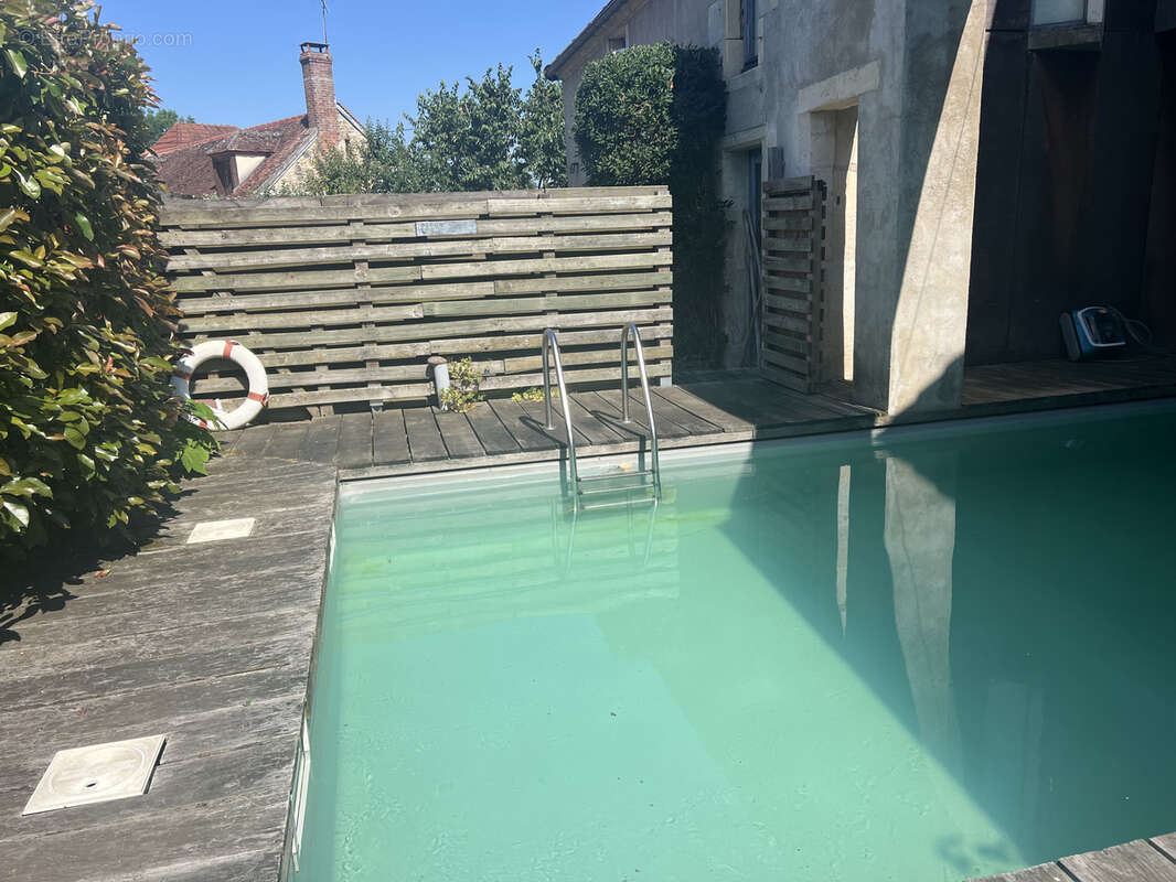 Maison à VARENNES-VAUZELLES