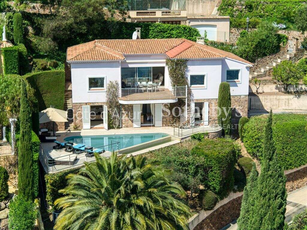 À vendre – Villa de charme avec vue mer et massif de l’Estérel, dans domaine sécurisé au Trayas - photo 2