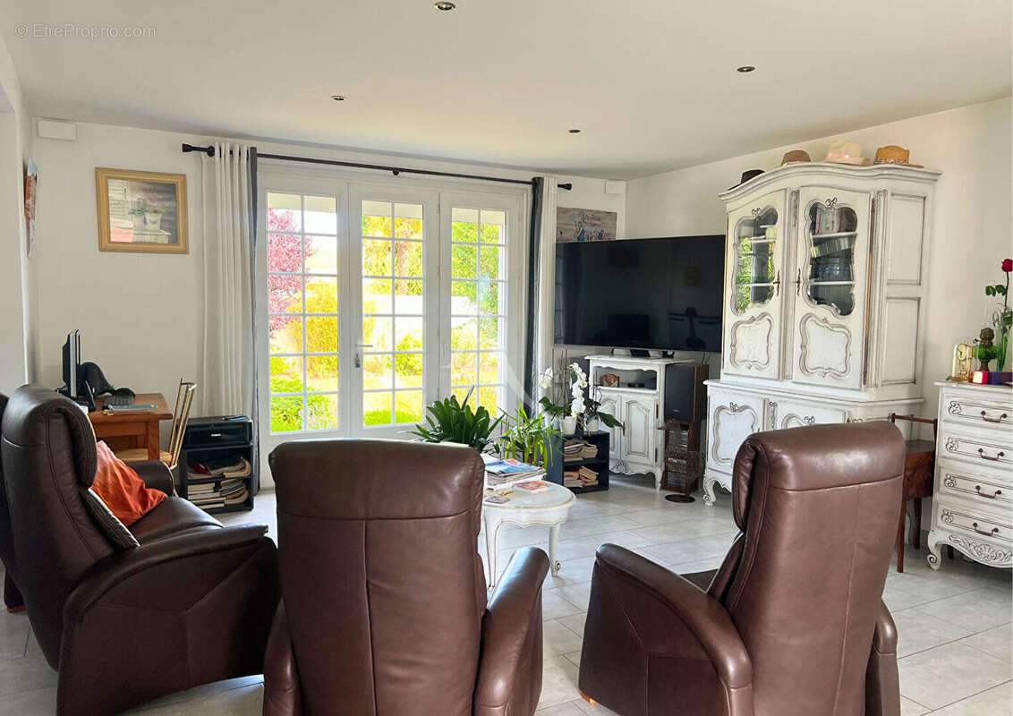 Maison 98 m² à Beauvoir-Sur-Mer  - photo 2