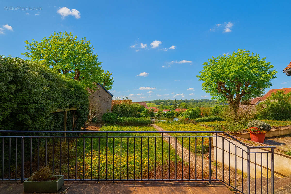 Maison à MESSIGNY-ET-VANTOUX