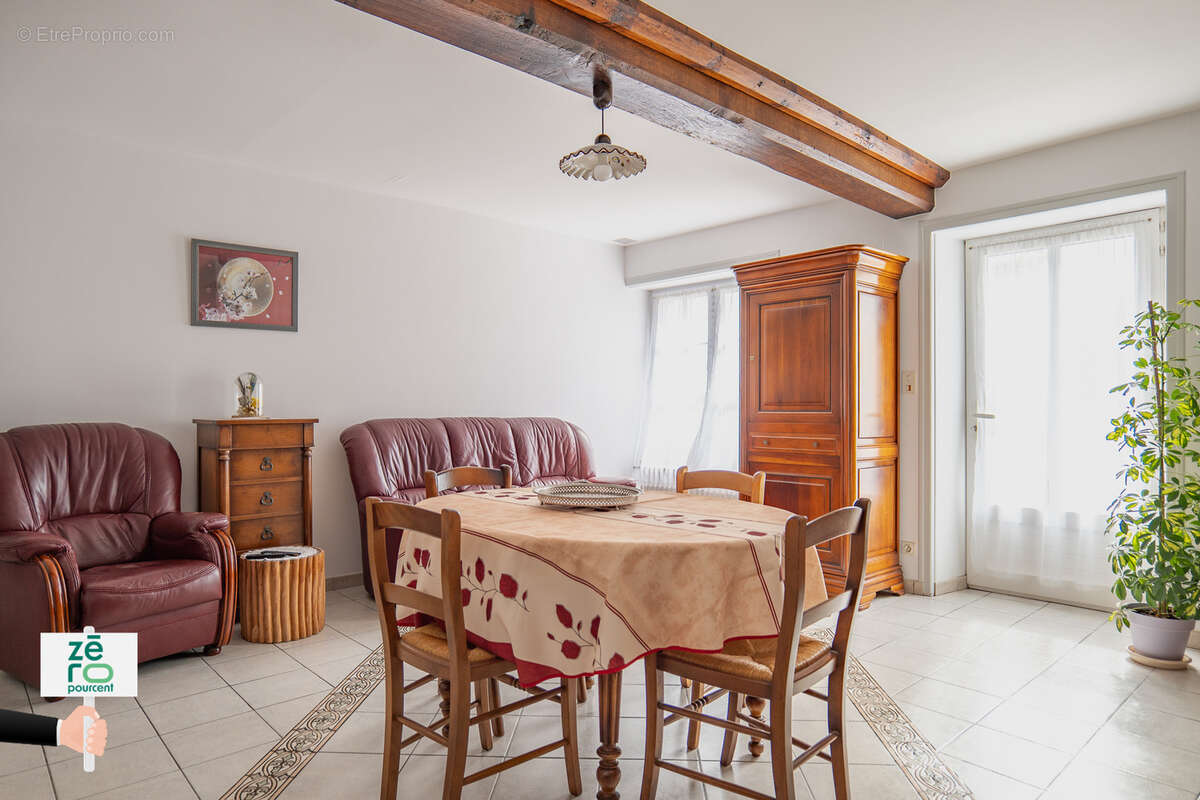 Maison à MOUTIERS-LES-MAUXFAITS