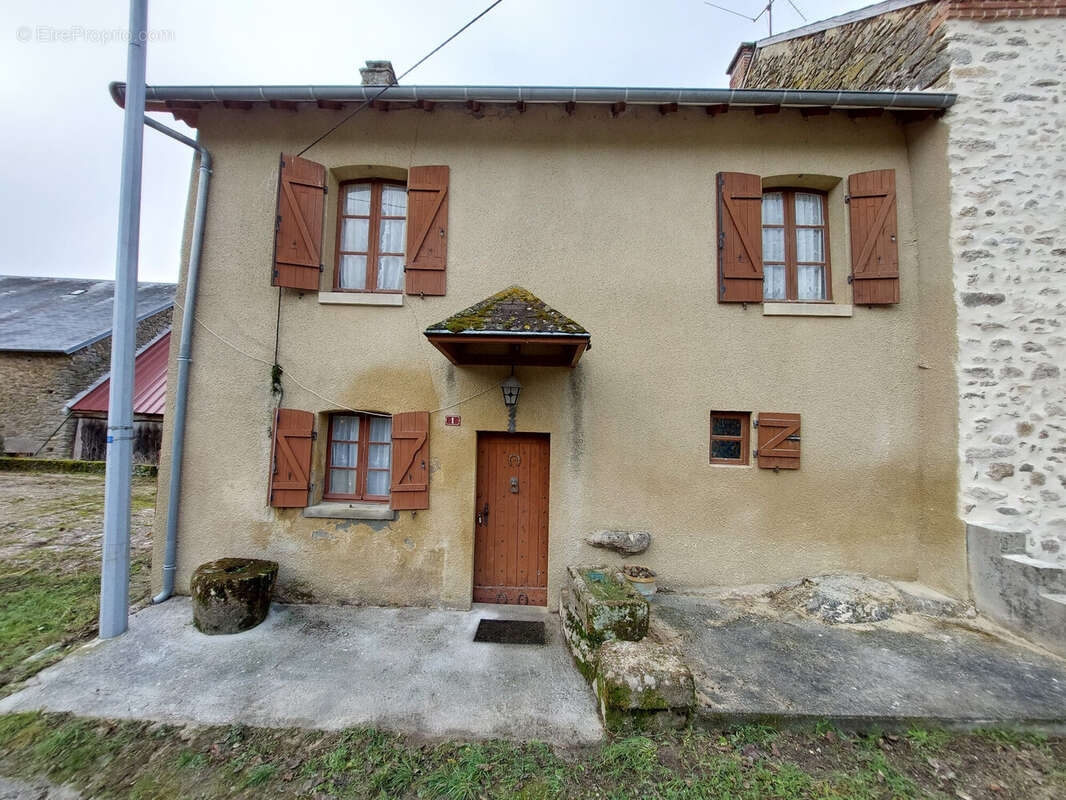 Maison 73 m² à Folles  - photo 2