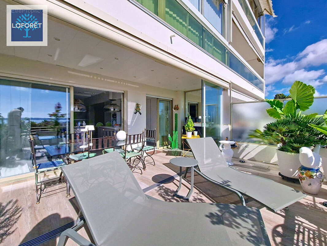 Appartement à VALLAURIS