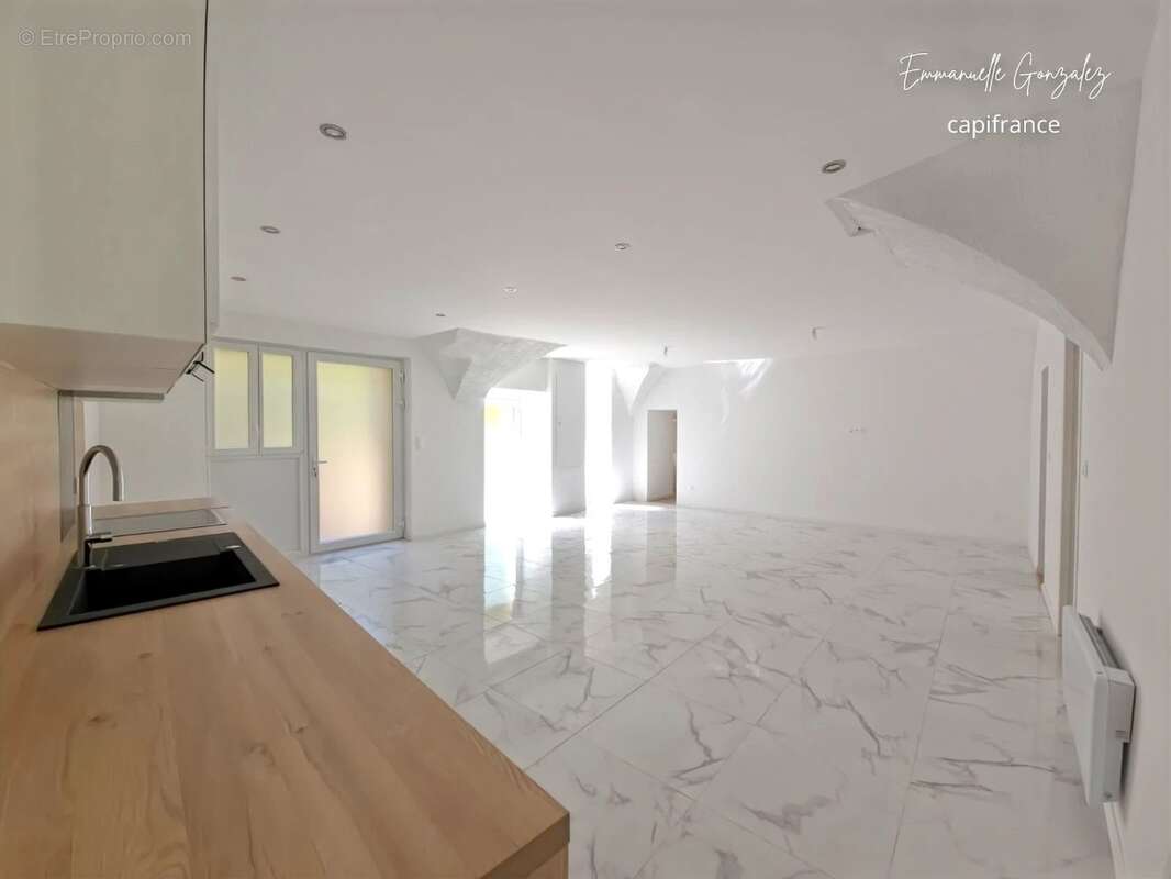 Maison de caractère entièrement rénovée 200m² avec 5 chambres ROUJAN (34) - photo 4