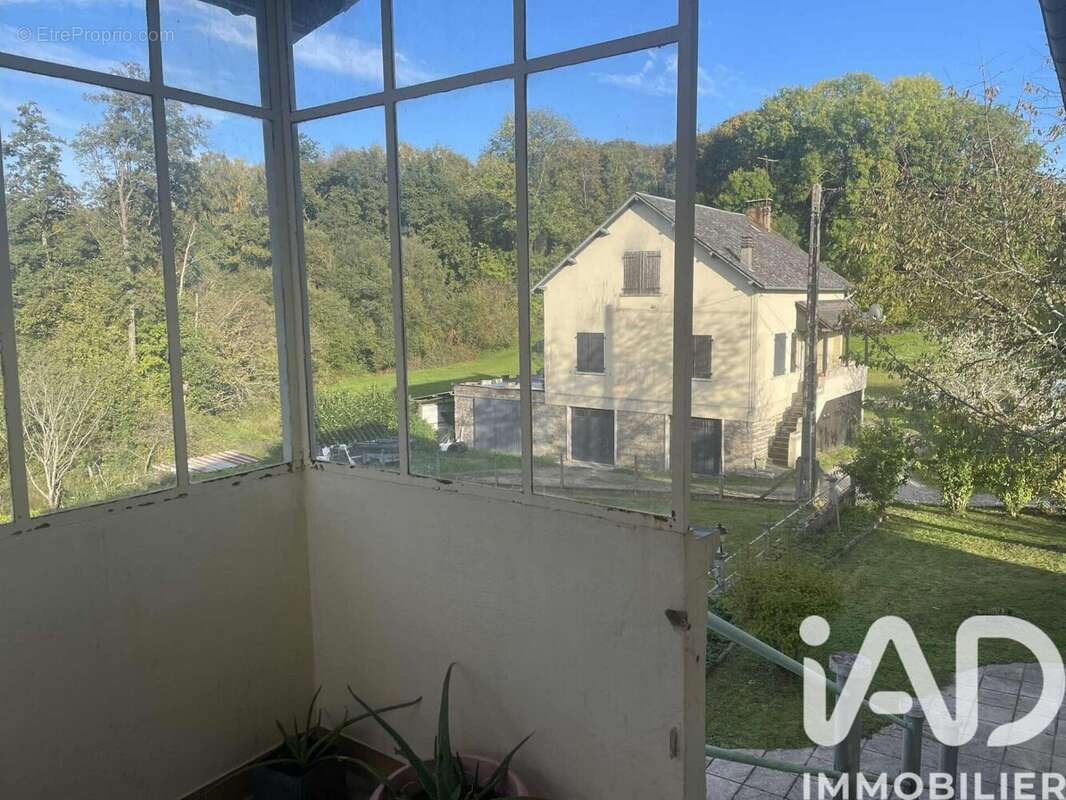 Maison 147 m² à Favars  - photo 8
