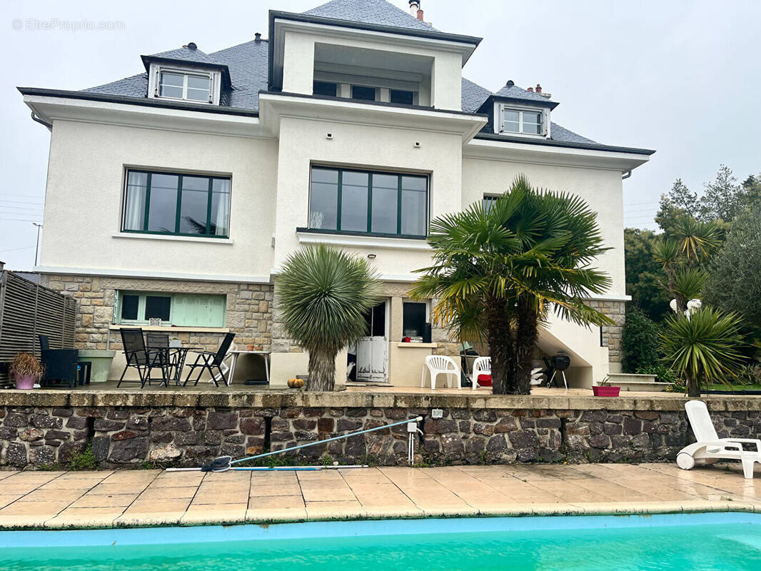 Maison à MONTFORT-SUR-MEU