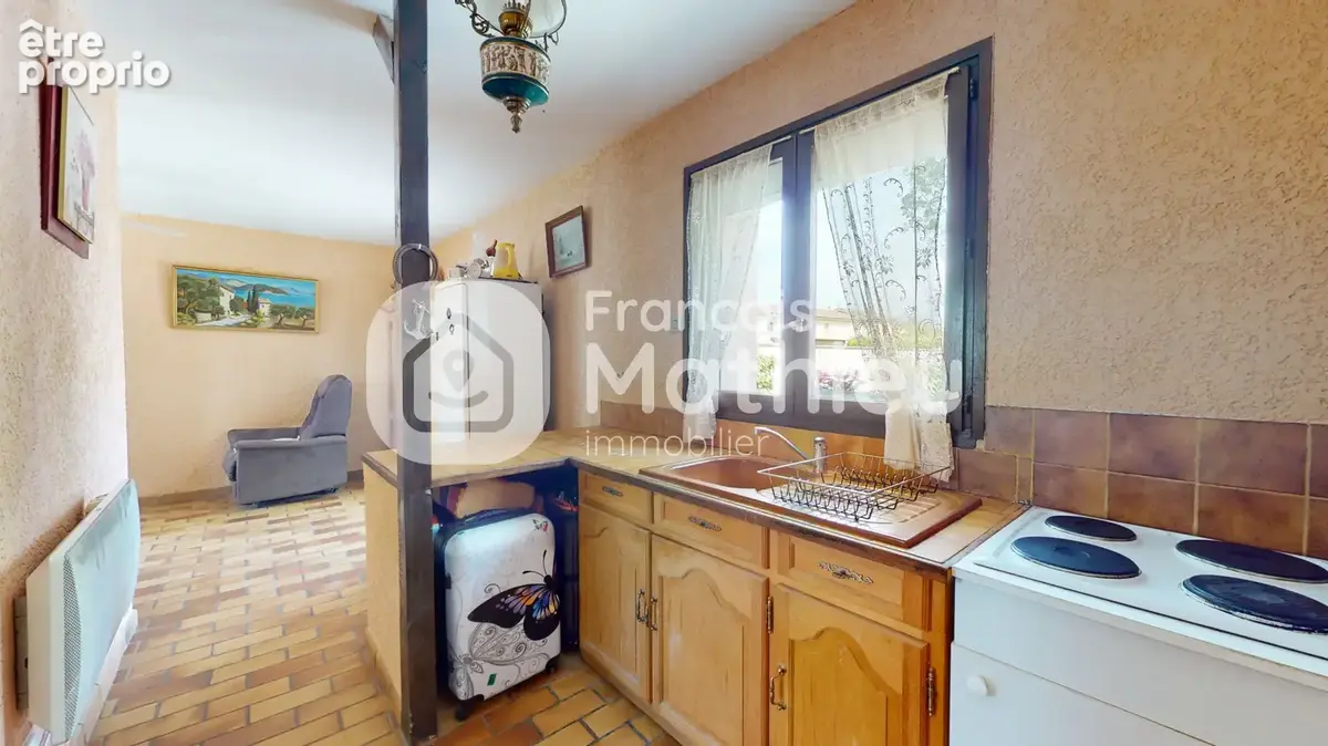 Secteur Saint-André-de-Corcy - Maison de plain-pied 5 pièces 130 m2 hab - 3 Chambres - Double garage et terrai - photo 11