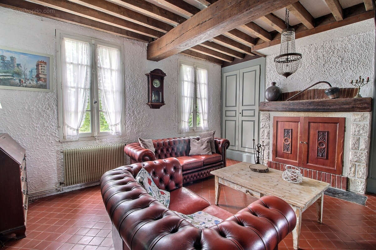 Maison à CHESSY-LES-PRES