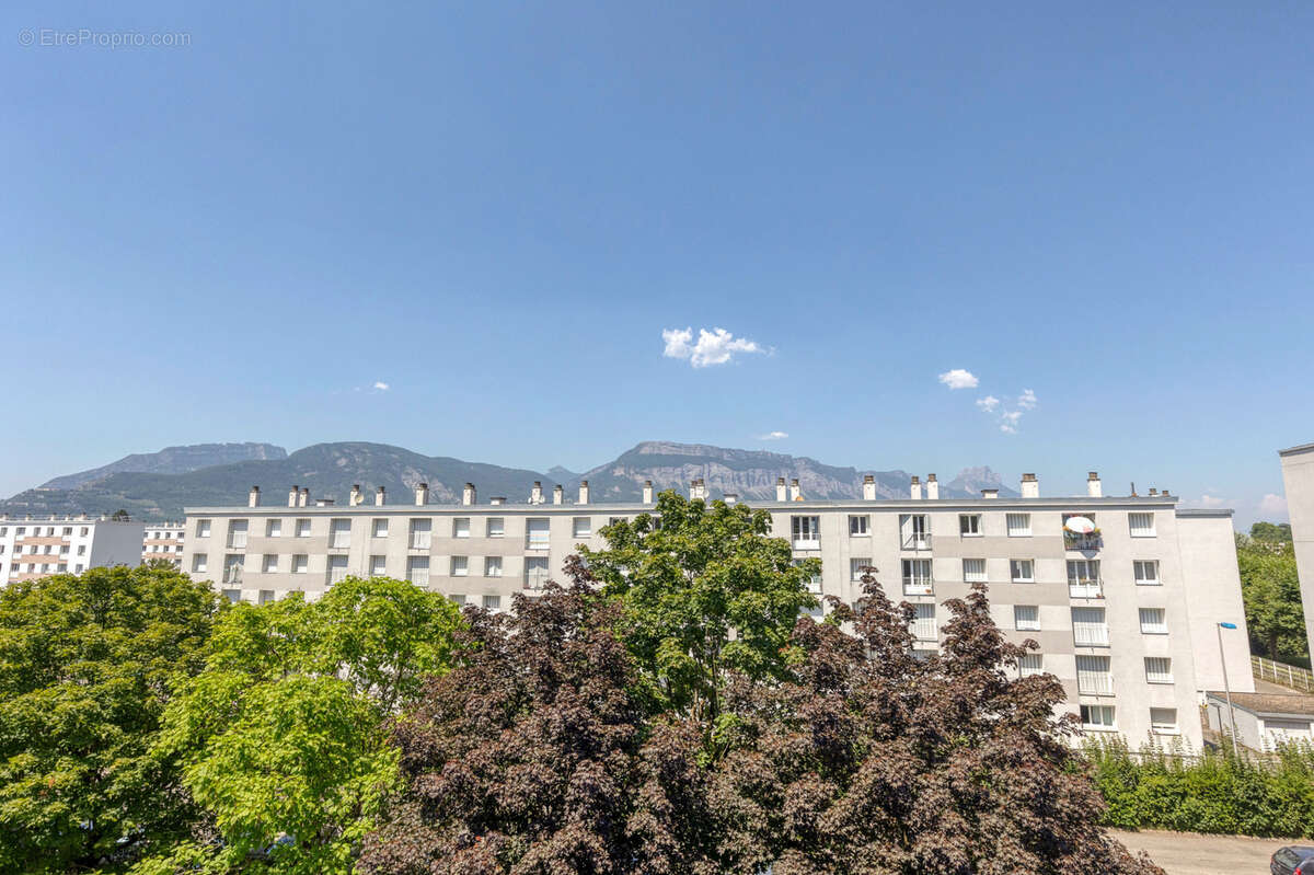 Appartement à SAINT-MARTIN-D'HERES