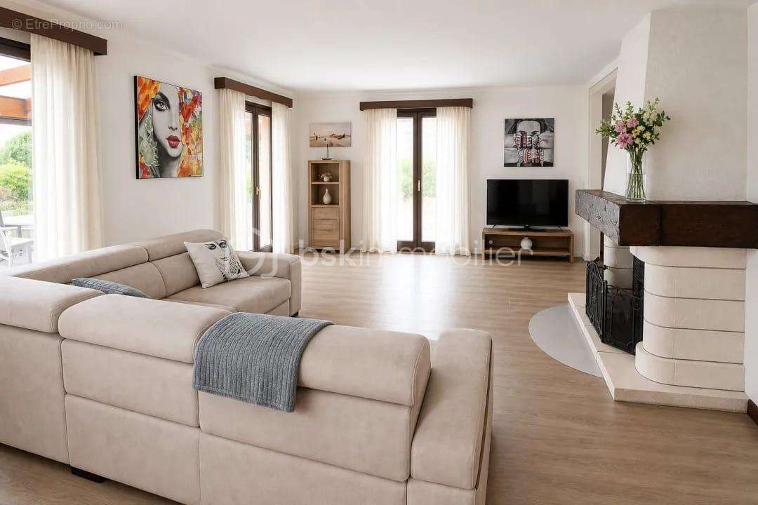 À vendre – Villa rénovée à Saint-Ouen - photo 3