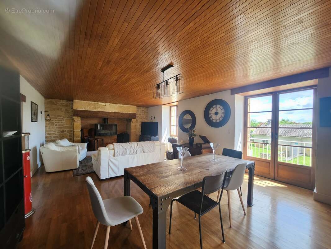 Maison à SAINT-SULPICE-D'EXCIDEUIL