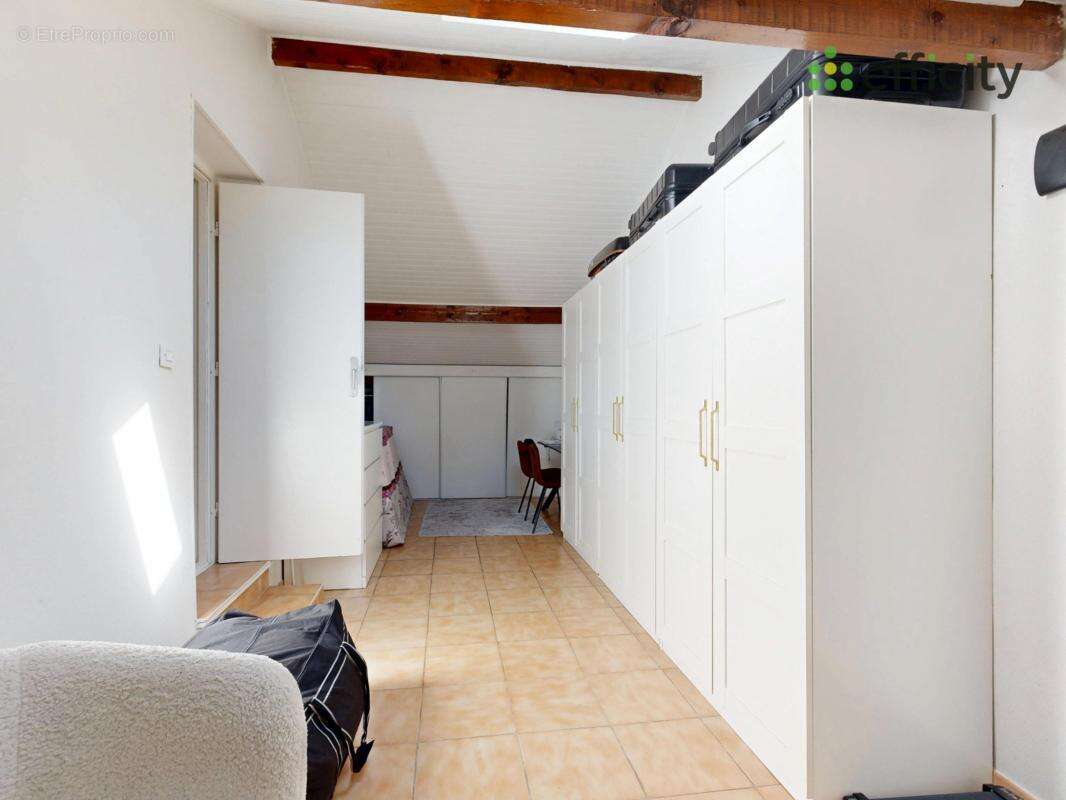 Maison 113 m² à Saint-Fons  - photo 19
