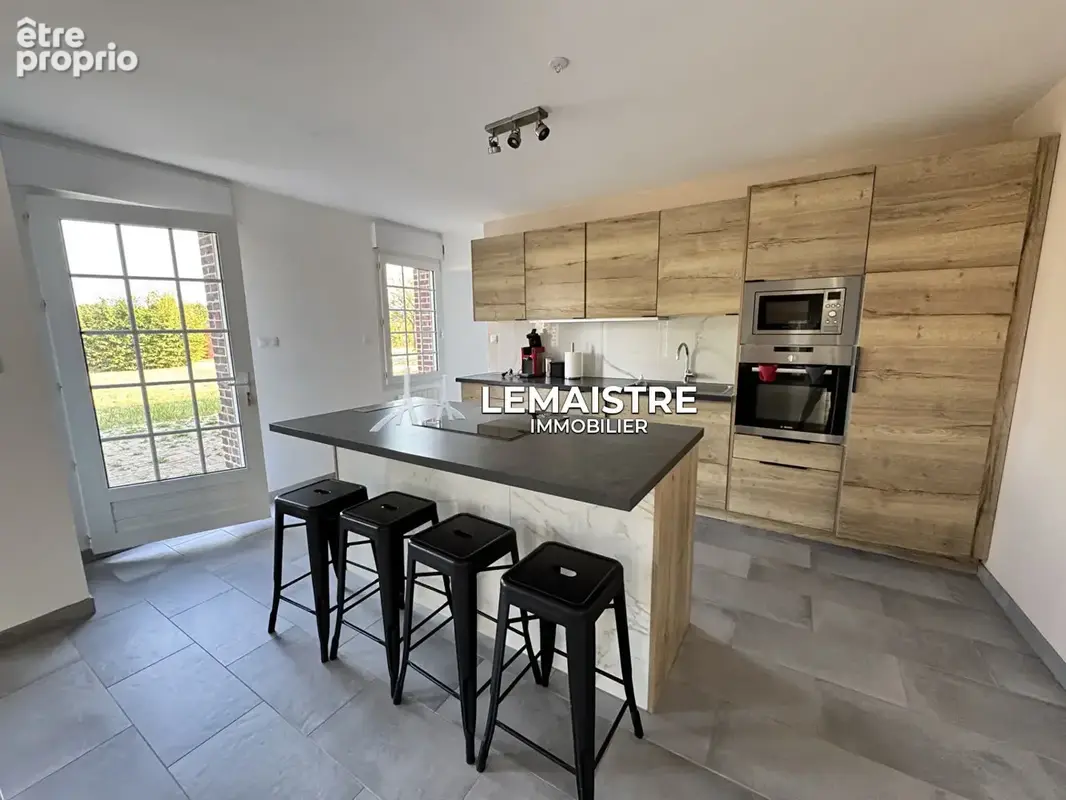 Axe LE HAVRE/YVETOT - Maison 208 m² - 5 chambres - Briques et silex - Double garage - DPE C - photo 2