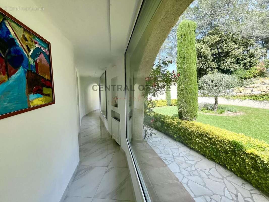 Maison à MOUGINS