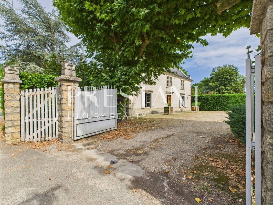 Maison à SAINT-LOUBES