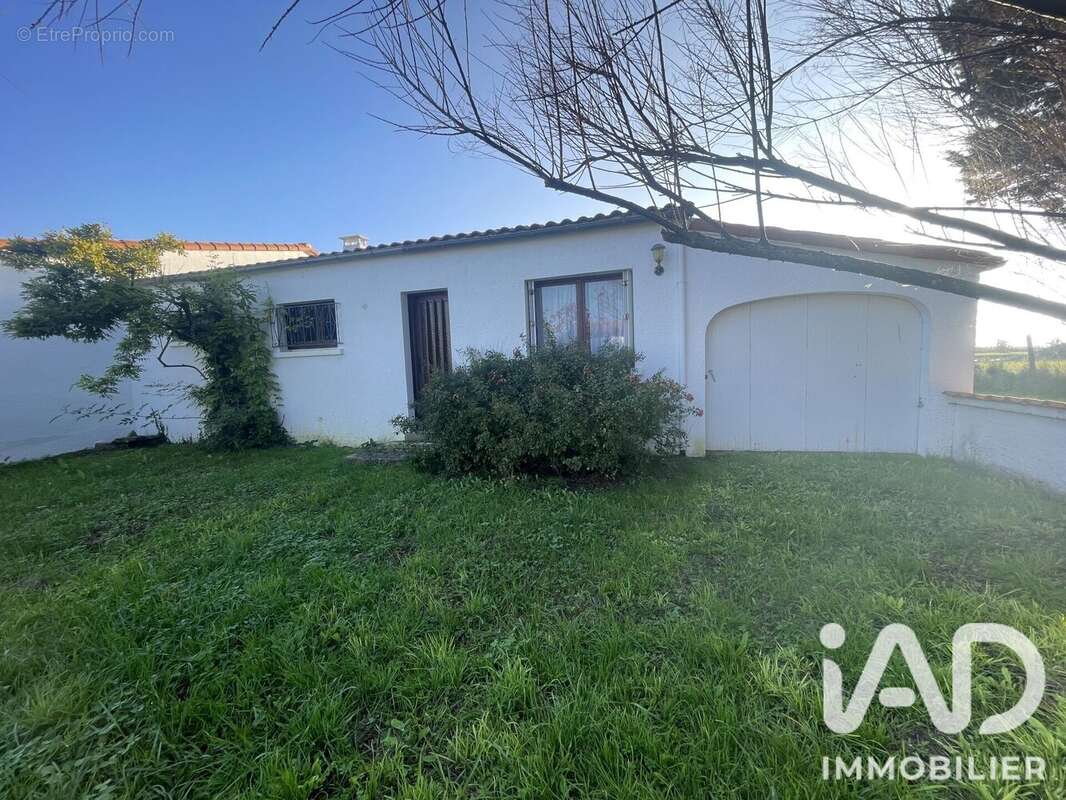 Maison 75 m² à Barzan  - photo 2