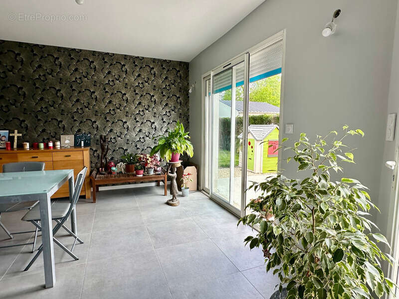 Maison à vendre de 4 chambres, 115m² de 2005 pièces VIVY (49680) - photo 9