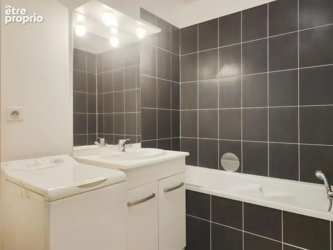  SPECIAL INVESTISSEUR : Studio 35 m² vendu Loué avec Balcon & Parking - photo 4