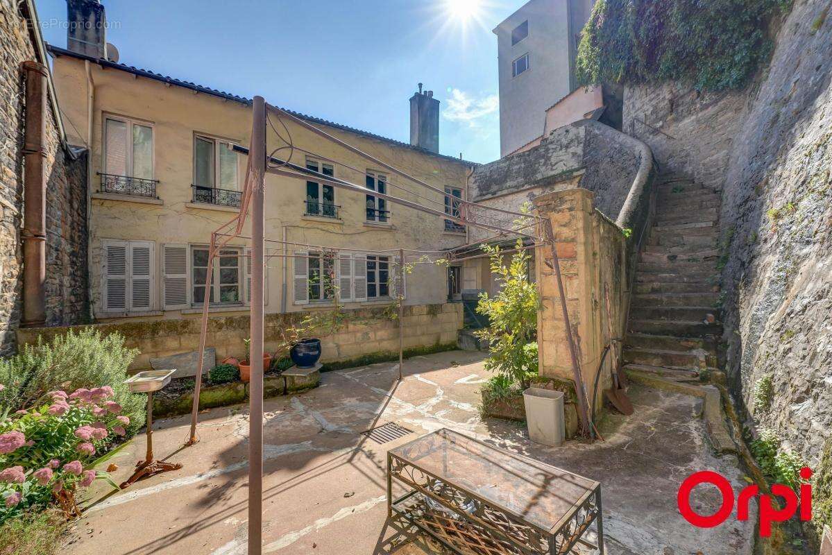 Appartement à LYON-6E