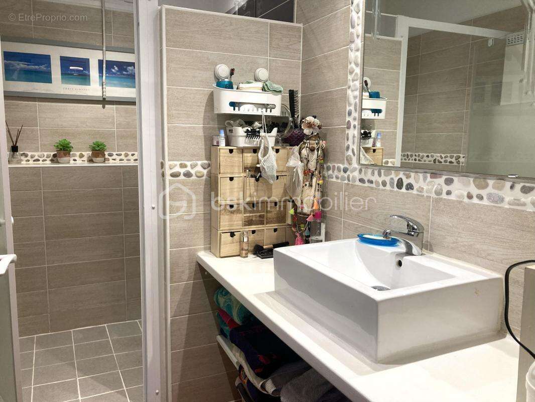 Maison à VILLECOMTAL-SUR-ARROS