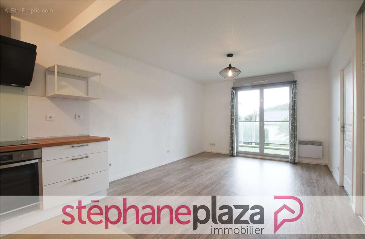 Appartement à DOMAGNE