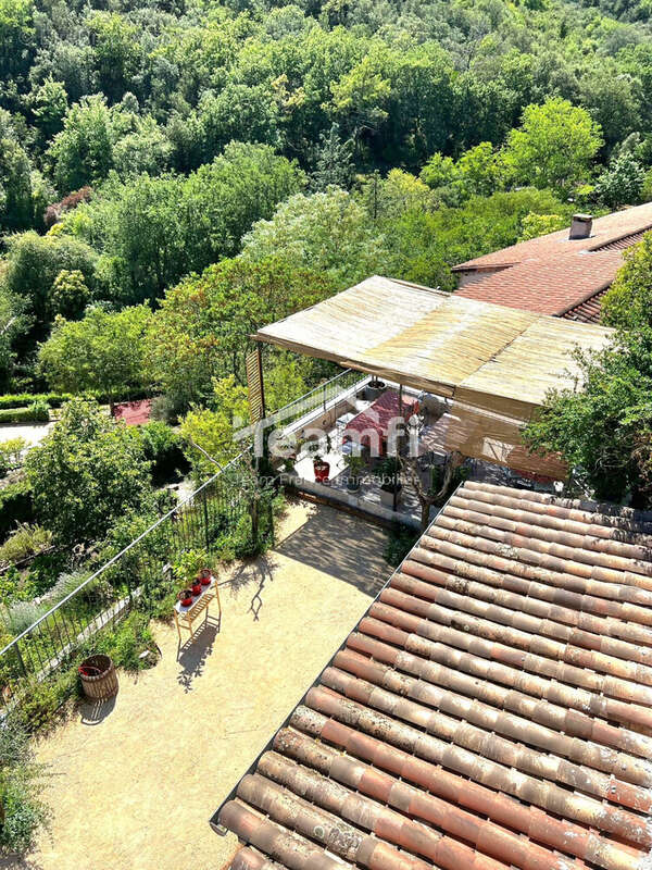 Appartement à LES SALLES-DU-GARDON